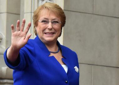 Noticias Chile | Decreto firmado por Bachelet permite a todos los inmigrantes poder vacunarse en nuestro territorio