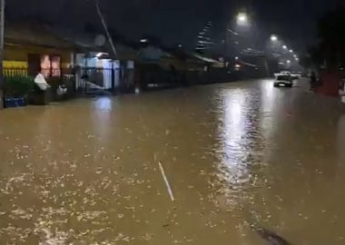 Noticias Chile | Graves inundaciones se registran en Talca , hay viviendas anegadas