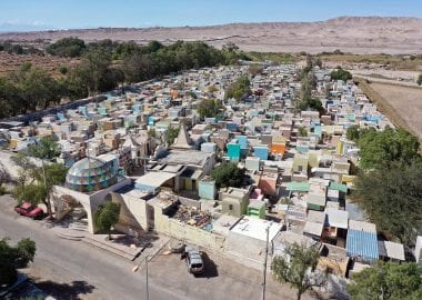 Noticias Chile | Cementerio de Calama al borde del colapso , alcalde dice que tendrán que realizar mas nichos