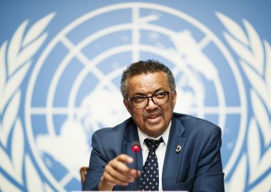 Noticias Chile | OMS advierte que el mundo entero entró en un "fase peligrosa" por el Covid-19
