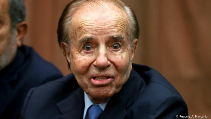 Noticias | Carlos Menem vuelve a la UCI por neumonía y su salud se complica a sus 90 años Noticias | Carlos Menem vuelve a la UCI por neumonía y su salud se complica a sus 90 años