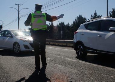 Noticias Chile | Acusan a suboficial de carabineros de cobrar $300 mil pesos en fiscalización sanitaria en la región Metropolitana