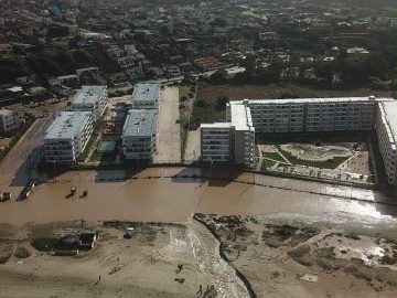 Noticias Chile | Complejo habitacional construido bajo humedal en Los Molles, quedó anegado con las precipitaciones