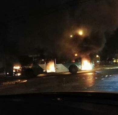 Noticias Chile | Disturbios en Santiago dejan un bus transantiago completamente quemado | INFORMADORCHILE