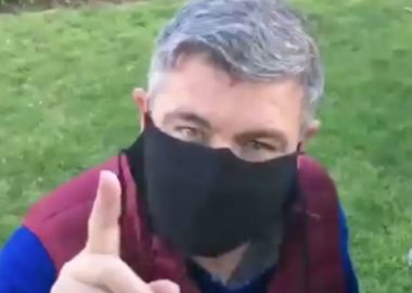 Noticias Chile | Exconsejal Tito Moggia(UDI) insulta y amenaza a trabajadores del aseo | INFORMADORCHILE