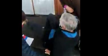 Noticias Chile | Repudio general por maltrato a adulto mayor en conservador de Bienes Raíces de Viña