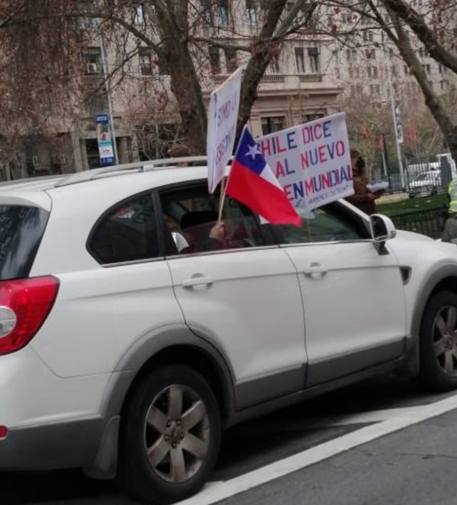 Noticias Chile | Marcha del rechazo congregó 20 vehículos en Plaza Italia | INFORMADORCHILE 