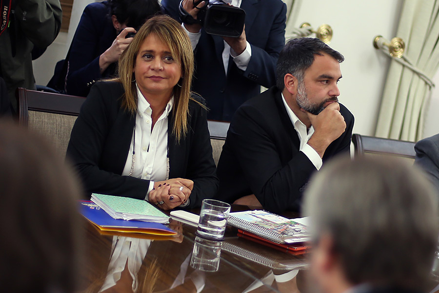 Noticias Chile | Trabajadores de Codelco amenazan con paro nacional por ideas de privatizar la empresa Noticias Chile | Trabajadores de Codelco amenazan con paro nacional por ideas de privatizar la empresa