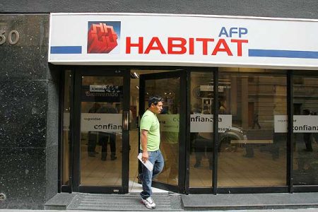 Noticias Chile | AFP Habitat por retiro del 10 % "Es un error histórico para los jubilados de Chile y populista"