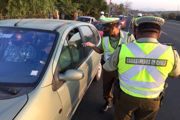 Noticias Chile | Acusan a suboficial de carabineros de cobrar $300 mil pesos en fiscalización sanitaria en la región Metropolitana | INFORMADORCHILE Noticias Chile | Acusan a suboficial de carabineros de cobrar $300 mil pesos en fiscalización sanitaria en la región Metropolitana | INFORMADORCHILE