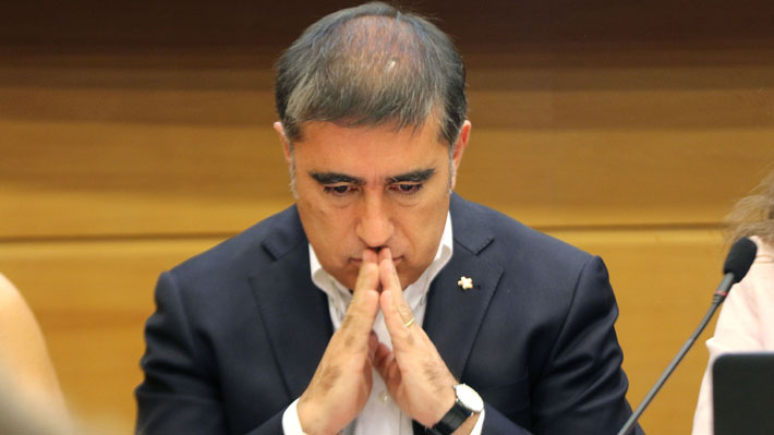 Noticias Chile | Desbordes anuncia que frenará el proyecto del retiro del 10 % de la AFP en el Senado : "Es inviable"