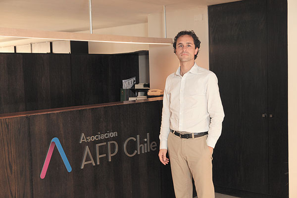 Noticias Chile | Gerente general de las AFP Fernando Larraín "Este no es un día para celebrar"