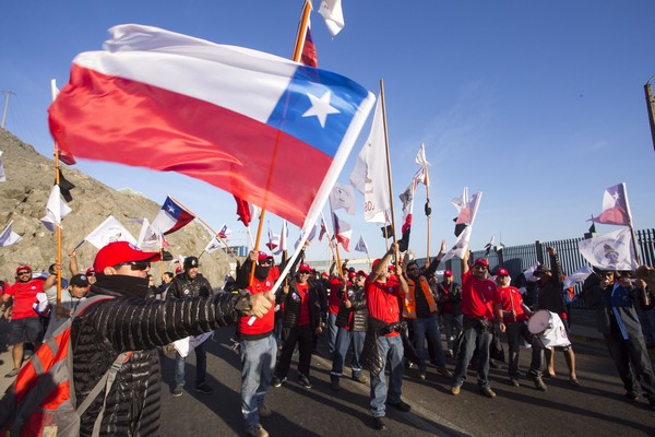 Noticias Chile | Anef, trabajadores del cobre y la Unión Portuaria amenazan con paro nacional de aprobarse el proyecto de las AFP con letra chica | INFORMADORCHILE 