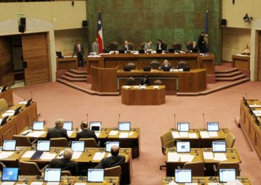 Noticias Chile | La Mesa del Senado decidió suspender el trabajo legislativo debido al estrés, la mayoría de los integrantes tiene sueldos de $10 millones mensuales | INFORMADORCHILE
