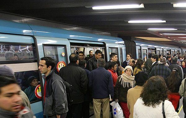Noticias Chile | Metro normaliza el horario de apertura en días hábiles