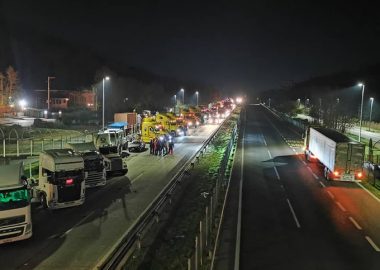 Noticias Chile | Camioneros bloquean pistas de circulación de manera parcial de la ruta 68 | INFORMADORCHILE
