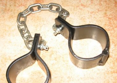 Noticias Chile | Abogado denuncia a gendarmería por tener a "Nano Calderón" engrillado de pies y manos las 24 horas sin poder caminar por el jardín | INFORMADORCHILE