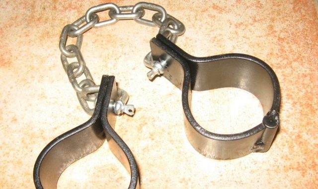 Noticias Chile | Abogado denuncia a gendarmería por tener a "Nano Calderón" engrillado de pies y manos las 24 horas sin poder caminar por el jardín | INFORMADORCHILE