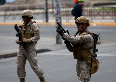 Noticias Chile | Individuos son detenidos luego de no respetar control militar e intentar atropellar a funcionarios del Ejército de Chile | INFORMADORCHILE
