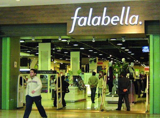 Noticias Chile | Confirman que Falabella escondió 21 trabajadores en bodega para evadir fiscalización | INFORMADORCHILE