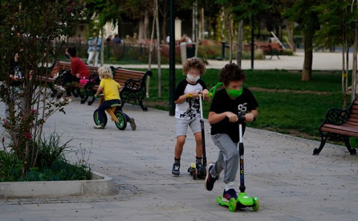 Noticias Chile | Esta semana gobierno anunciará la creación de un permiso especial para que los niños jueguen al aire libre | INFORMADORCHILE