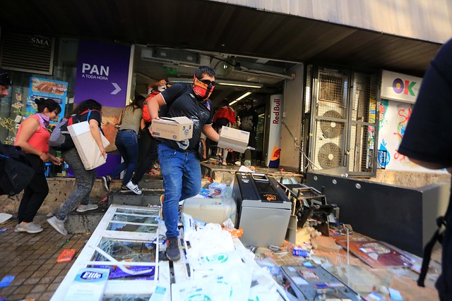 Noticias Chile | Gobierno expulsará a 53 extranjeros vinculados a saqueos y robos durante el estallido social
