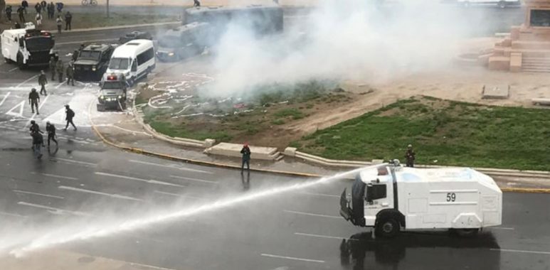 Noticias Chile | Marcha de personal de la salud termina con graves disturbios en Plaza Italia