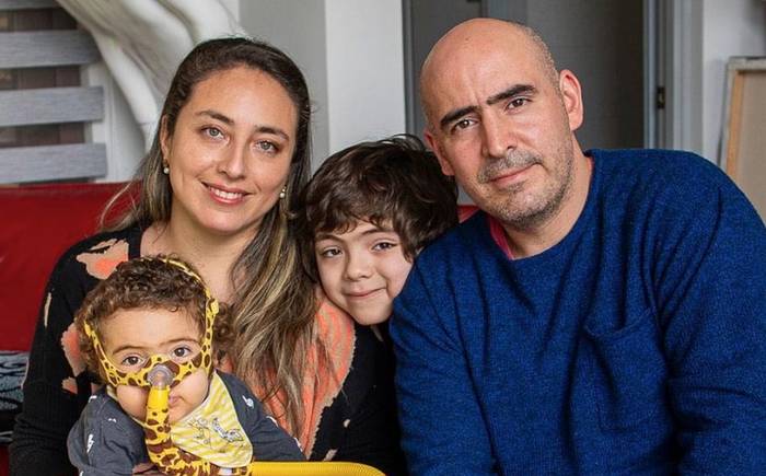 Noticias Chile | Padres de Borja ganan la lotería mundial de laboratorio y obtienen el costoso medicamento para su hijo