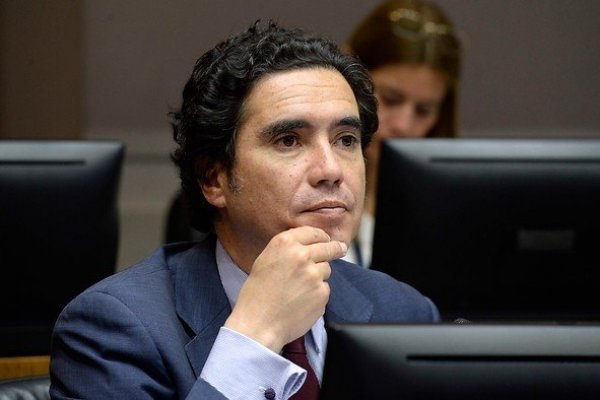 Noticias Chile | Ministro de Hacienda: "Mantener los colegios cerrados afecta el trabajo de la mujer en una sociedad machista"