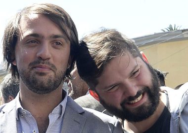 Noticias Chile | Jorge Sharp pide ayuda a empresarios para salvar locales de Valparaíso dañados por el "Estallido Social"