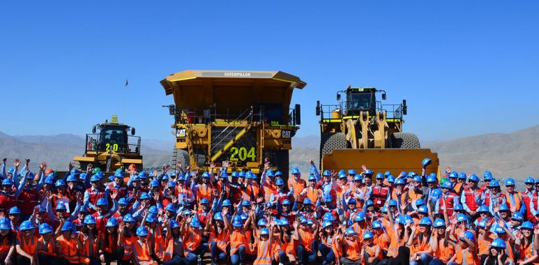 Noticias | Trabajadores de minera Candelaria rechazan bono de 17.5 millones, mientras en Chile el pueblo pasa hambre