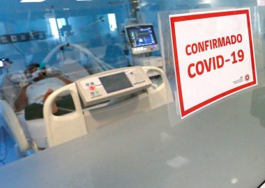 Noticias Chile | Profesional de la OMS: "Cada día es más probable que el SARS-CoV-2 se convierta en endémico y no desaparezca con las vacunas "