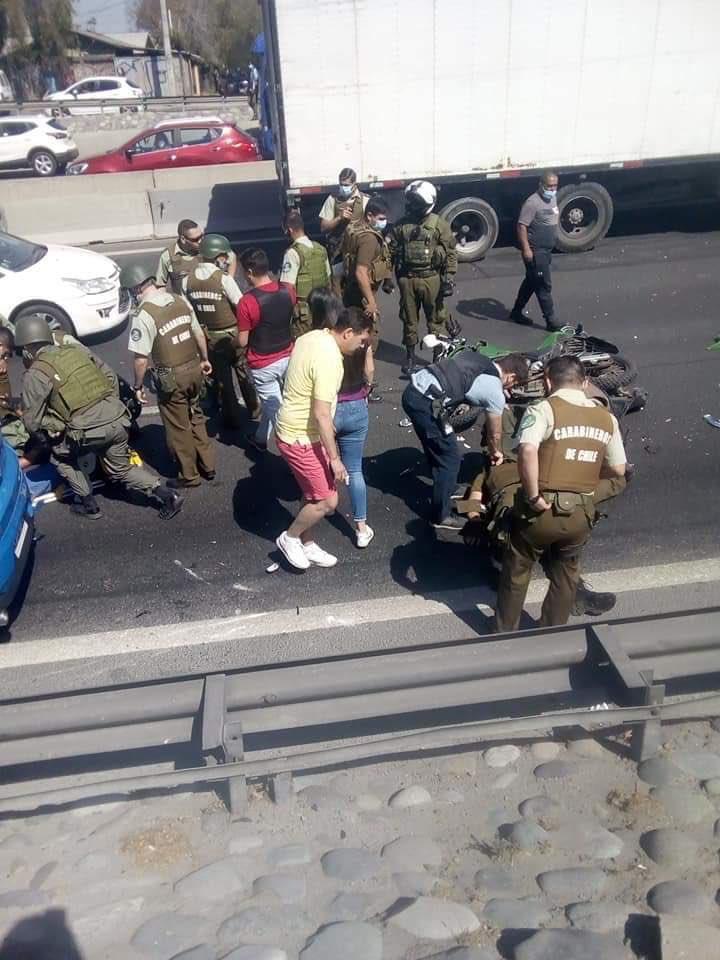 Noticias Chile | Delincuente arrolló a dos Carabineros en auto robado 