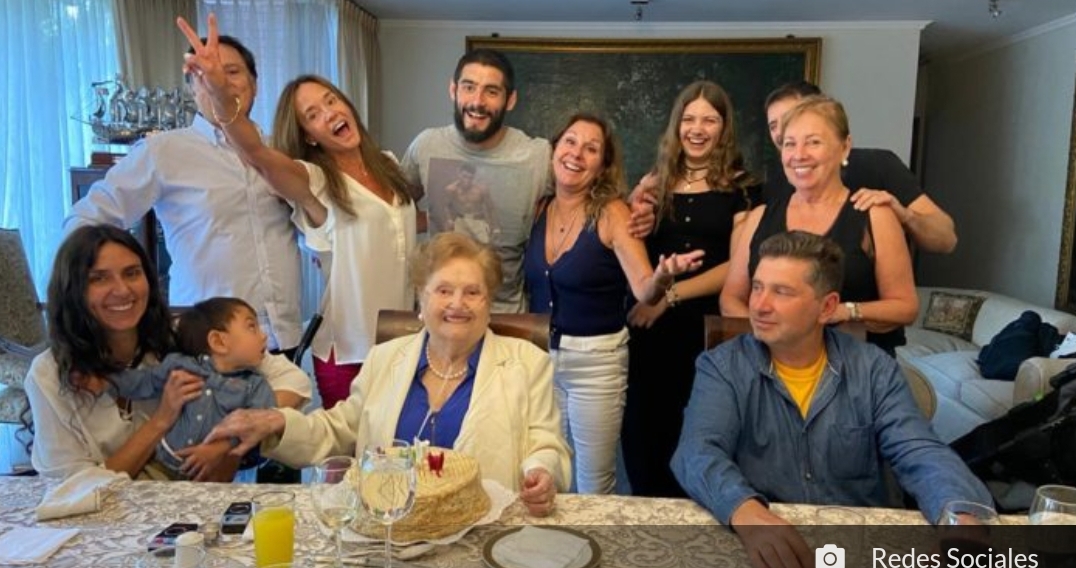 Noticias Chile | Lucía Hiriart celebró su cumpleaños número 98 con su familia 
