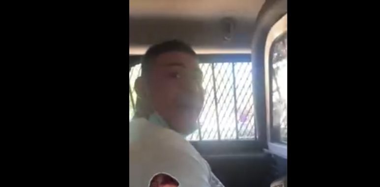 Noticias Chile | Video viral muestra como delincuente se golpea la cabeza dentro de patrulla policial