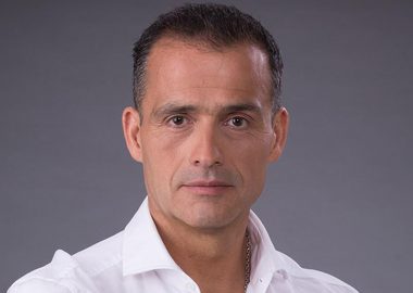 Noticias Chile | Periodista Iván Ñuñez sufre fuerte funa en Villarrica