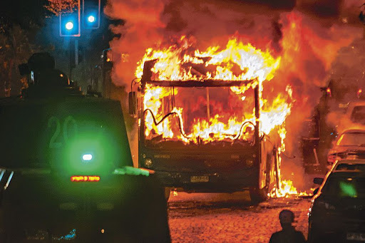 Noticias Chile | Cuatro buses red fueron quemados por delincuentes el día de ayer