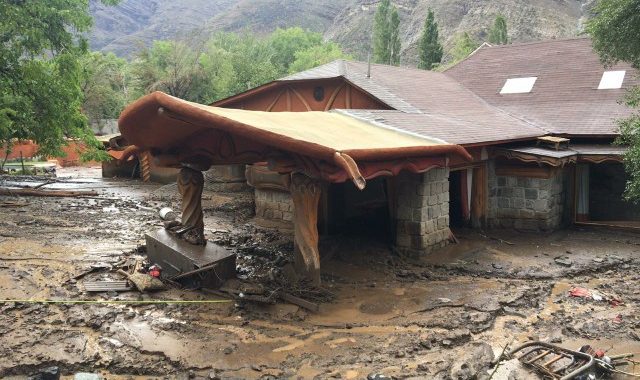 Noticias Chile | Pangal muestra los graves daños en el hotel de su familia en el Cajón del Maipo, producto del aluvión