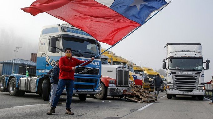 Noticias Chile | Camioneros amenazan con tomarse las carreteras en el sur del país