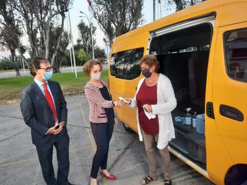 Noticias Chile | Escolares tendrán que usar mascarillas en furgones con controles de temperatura obligatorio