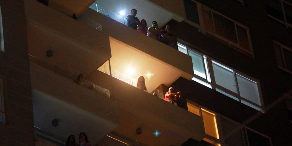 Noticias Chile | Denuncian gemidos en edificio de Las Condes, que no deja dormir a sus residentes