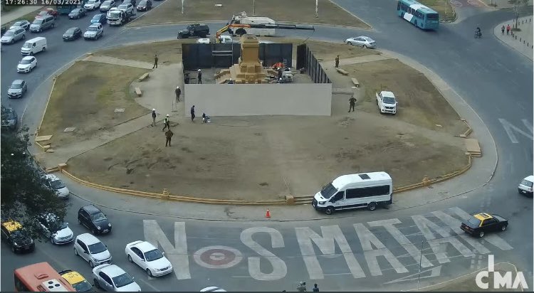 Termina protección al monumento Baquedano, estructura resiste el golpe de un vehículo a una velocidad de 80 km/h.