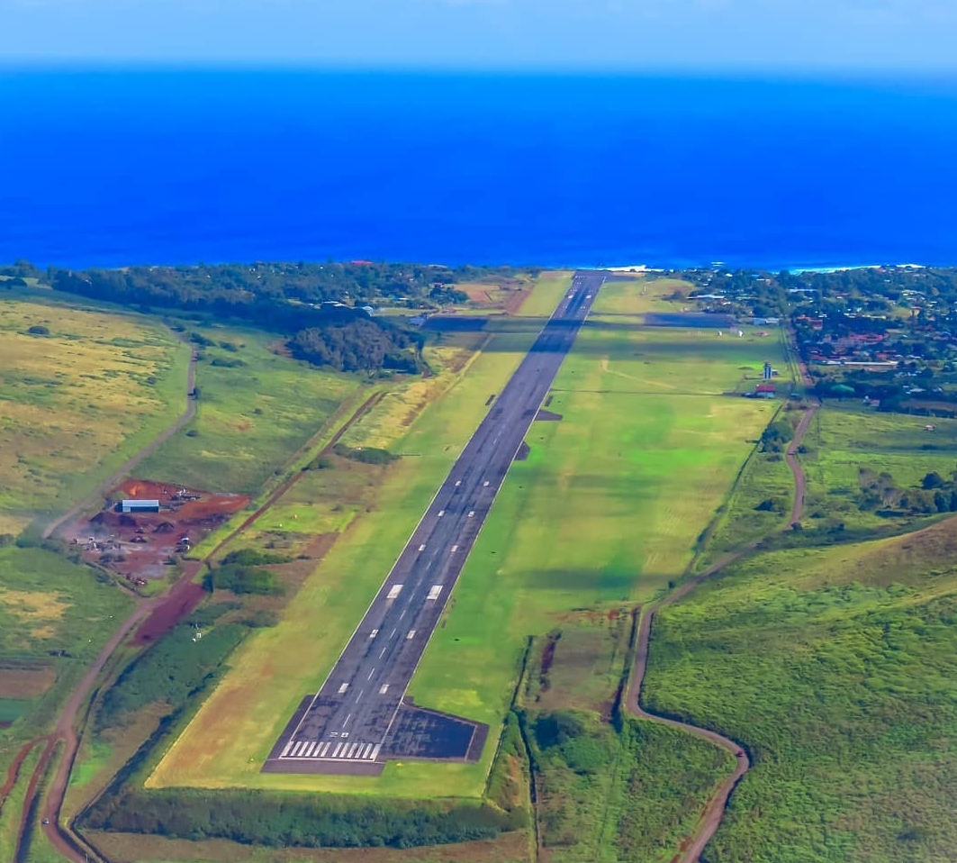 Latam reanudará vuelos a Rapa Nui, luego de incidentes que terminaron con un avión retenido 